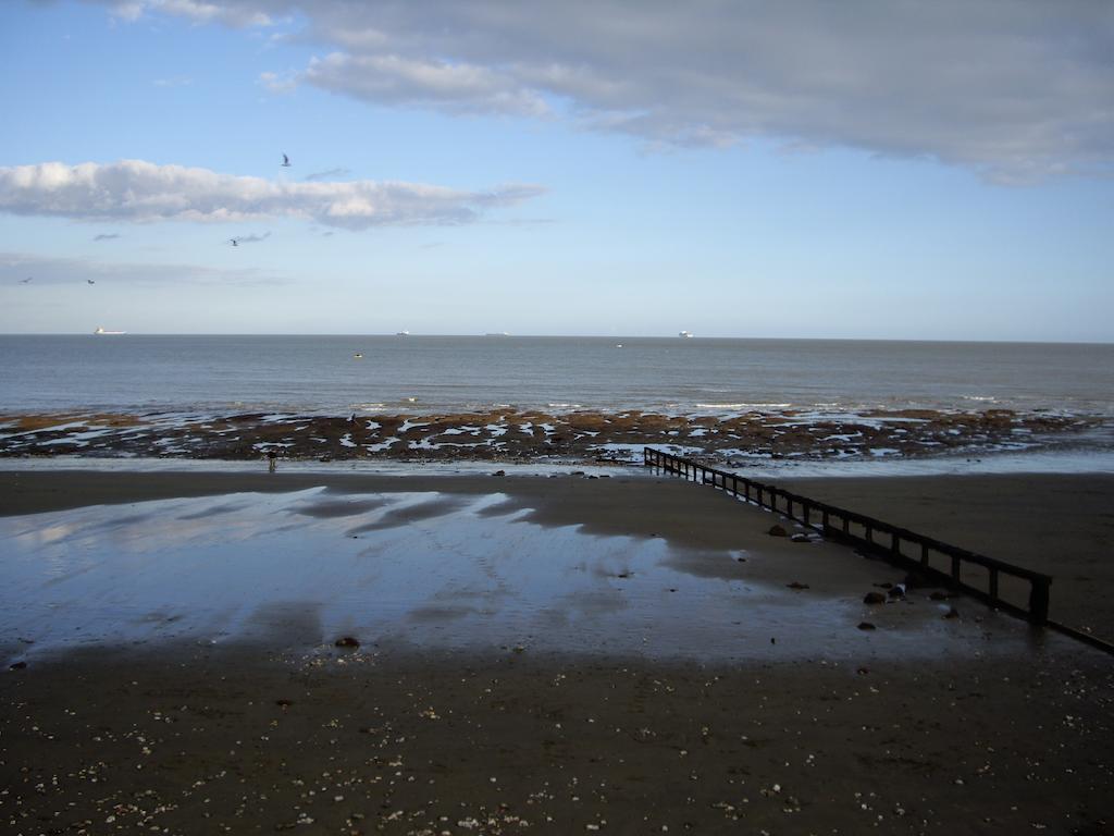 Pink Beach Guest House Shanklin Exterior foto